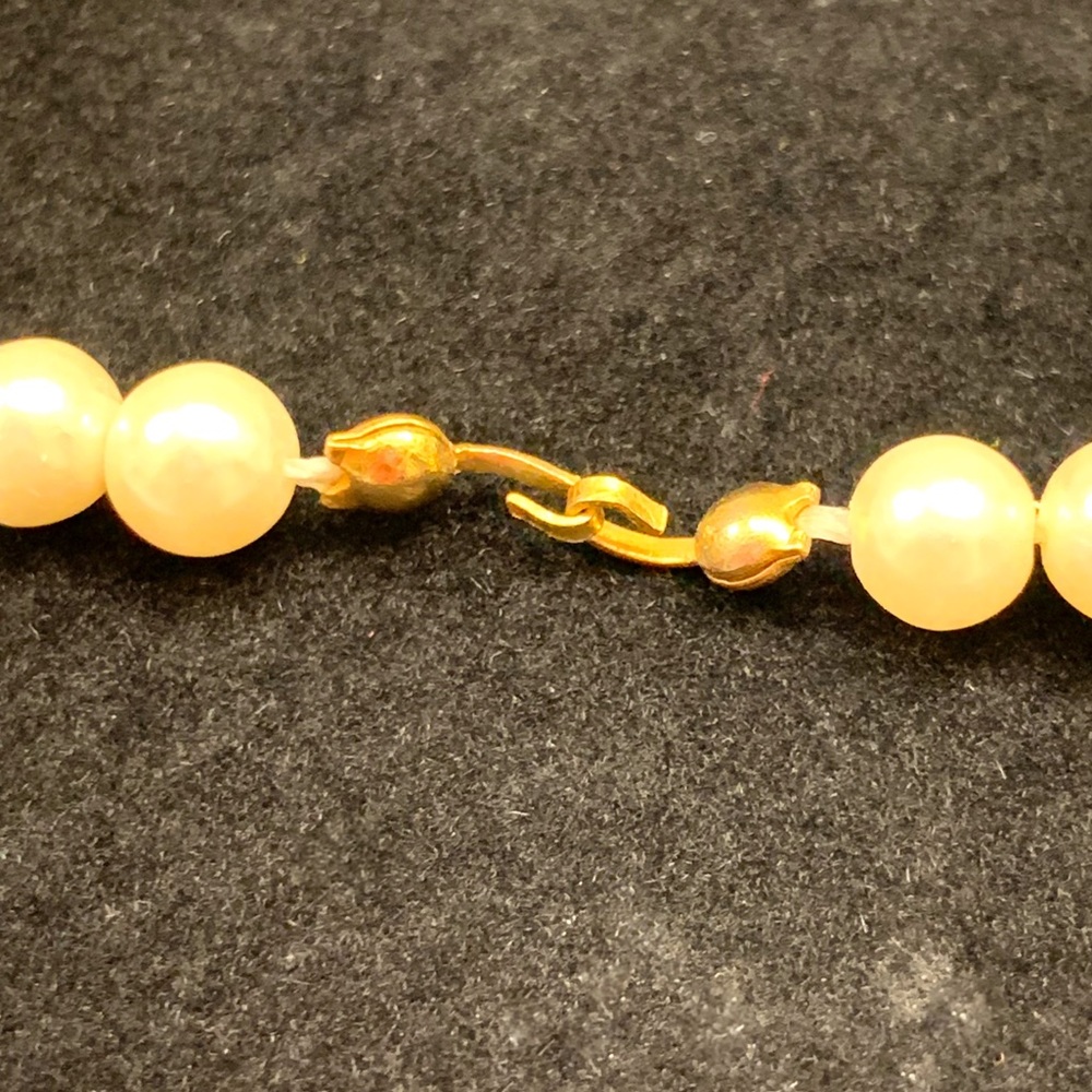 Vintage Pearl Necklace - Picture 4 of 6